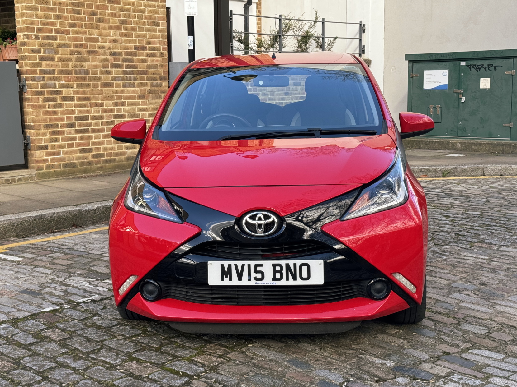 Toyota AYGO 1.0 VVT-i x-play Hatchback 5dr Petrol Manual Euro 5 Euro 5 (68 ps)