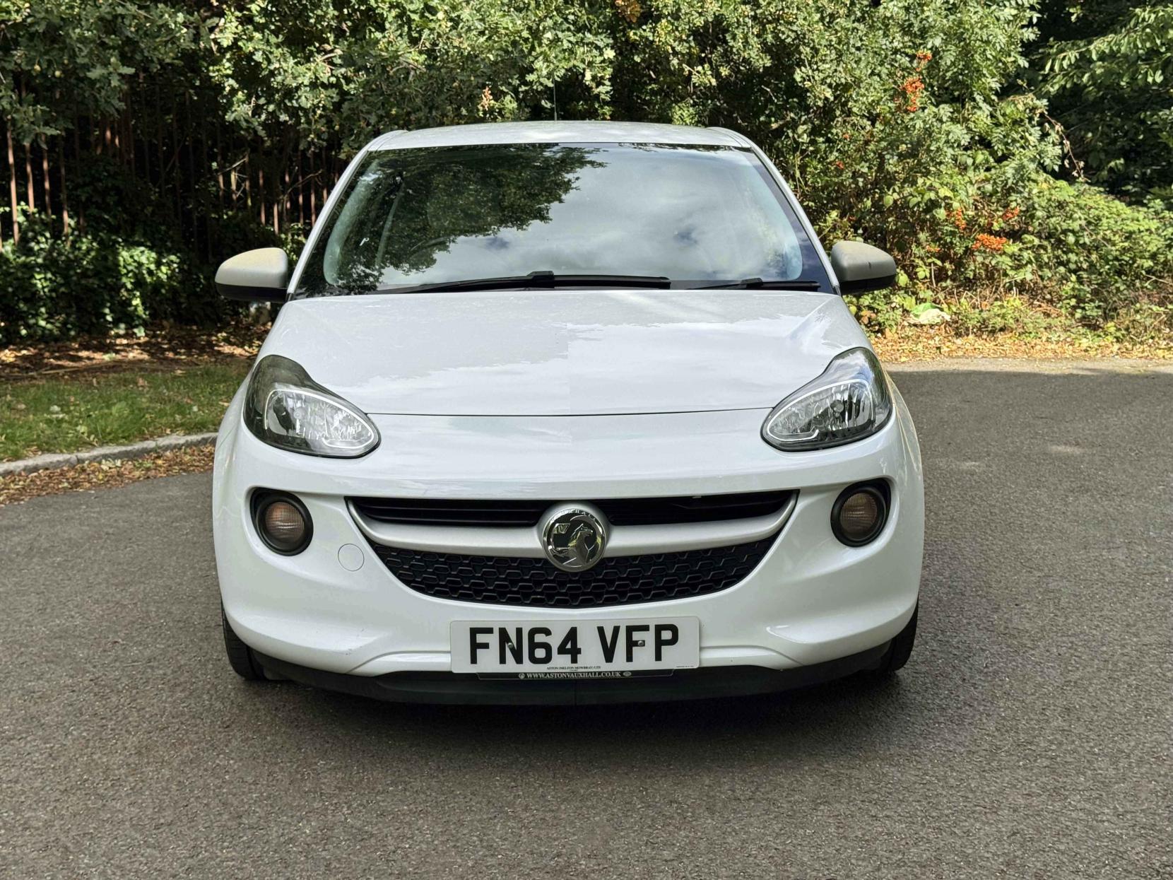 Vauxhall ADAM 1.4 16v White Edition Hatchback 3dr Petrol Manual Euro 5 (87 ps)