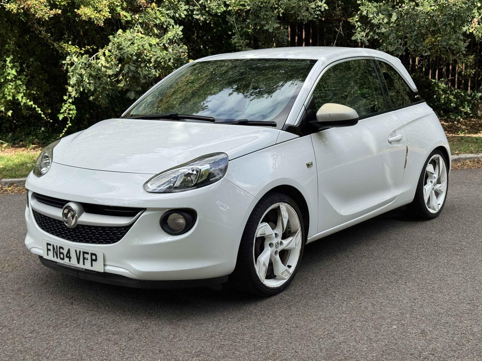 Vauxhall ADAM 1.4 16v White Edition Hatchback 3dr Petrol Manual Euro 5 (87 ps)