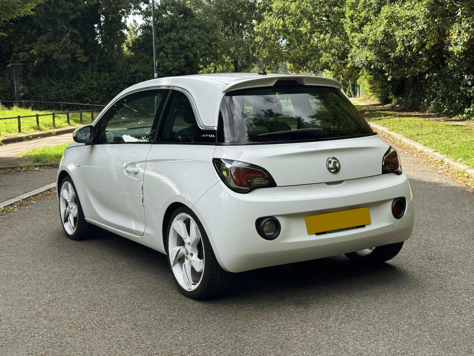Vauxhall ADAM 1.4 16v White Edition Hatchback 3dr Petrol Manual Euro 5 (87 ps)