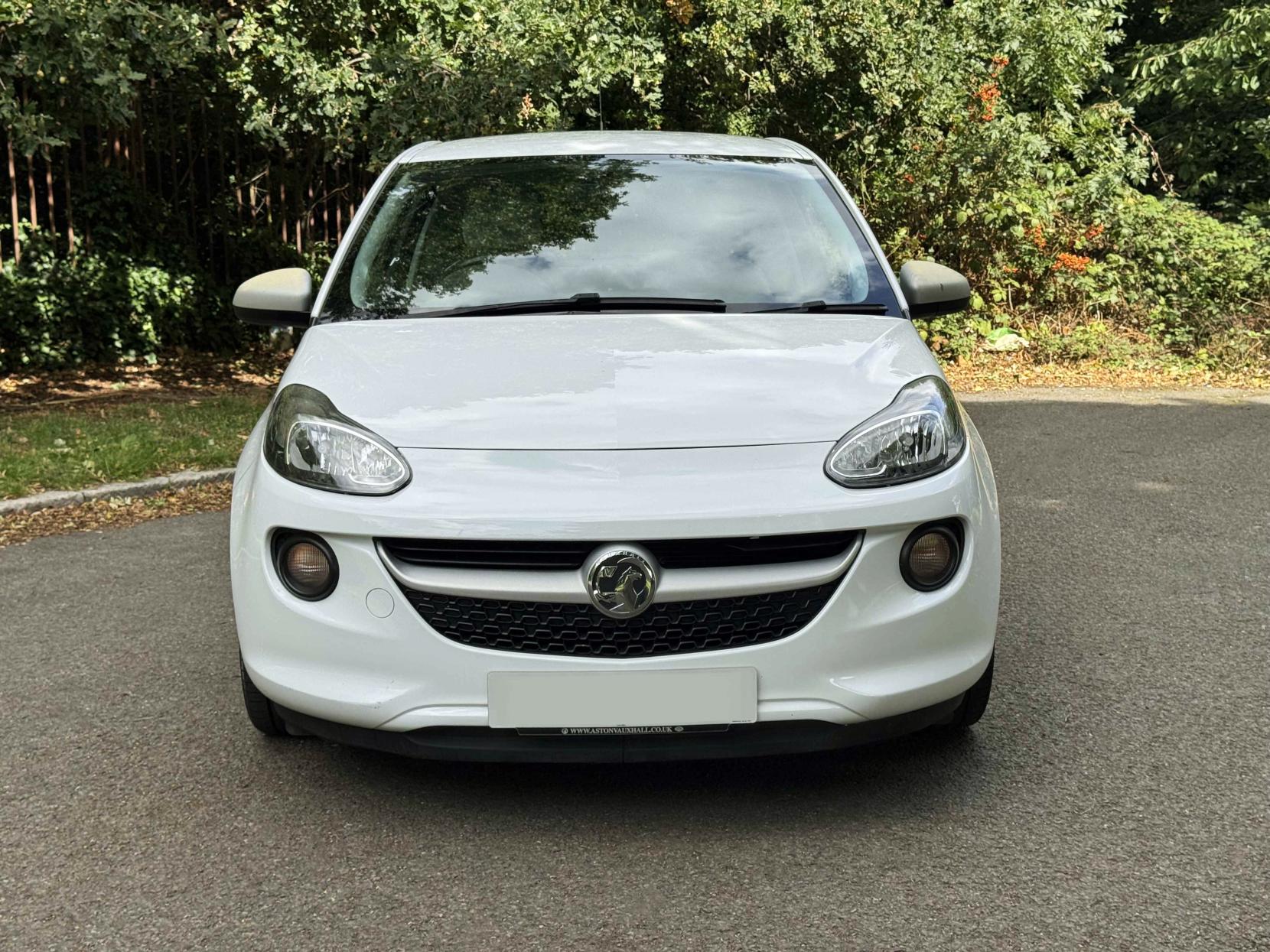 Vauxhall ADAM 1.4 16v White Edition Hatchback 3dr Petrol Manual Euro 5 (87 ps)